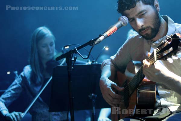 JOSE GONZALEZ PERFORMING WITH THE GOTEBORG STRING THEORY - 2011-04-06 - PARIS - Gaite Lyrique - 